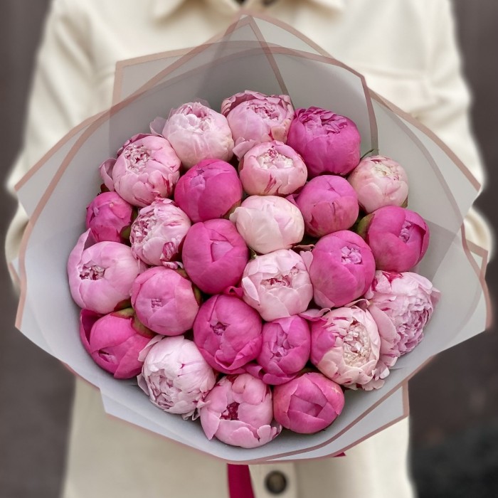 Розовый микс из 25 пионов